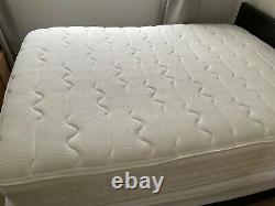 Double bed matress (pocket spring and memory foam hybrid) can be collected