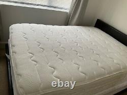 Double bed matress (pocket spring and memory foam hybrid) can be collected