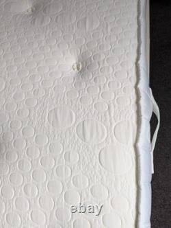 Pocket spring memory foam orthopedic small double mattress, excellent conditio