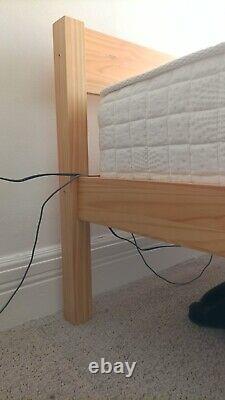Cadre de lit double en bois avec matelas à ressorts ensachés et en mousse à mémoire de forme